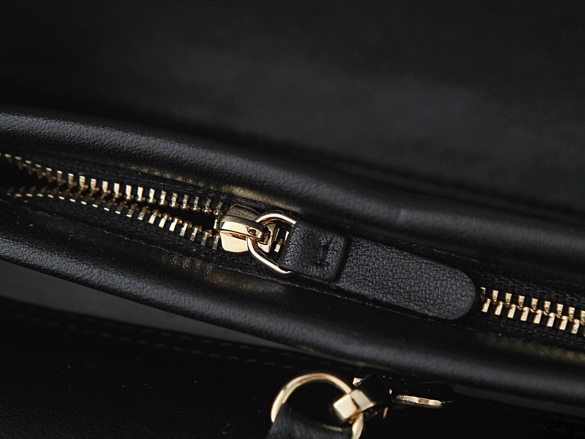Chanel Shoulder Bag 6288 in Black