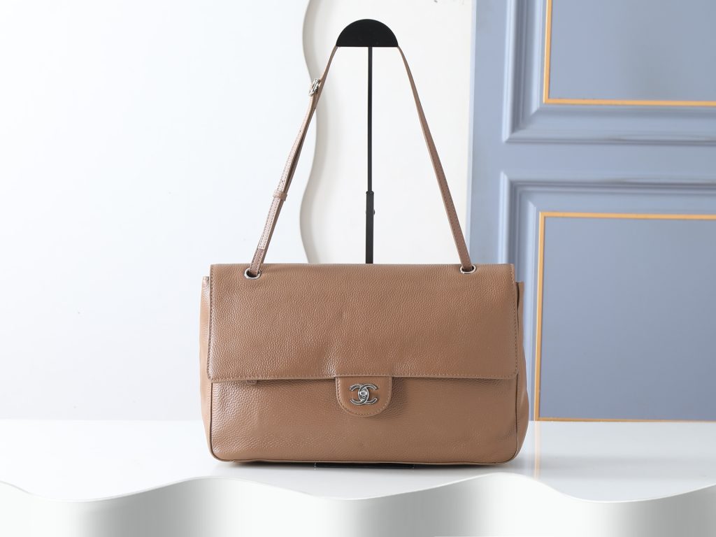 Shoulder Bag 6233 in Brown