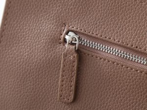 Shoulder Bag 6233 in Brown