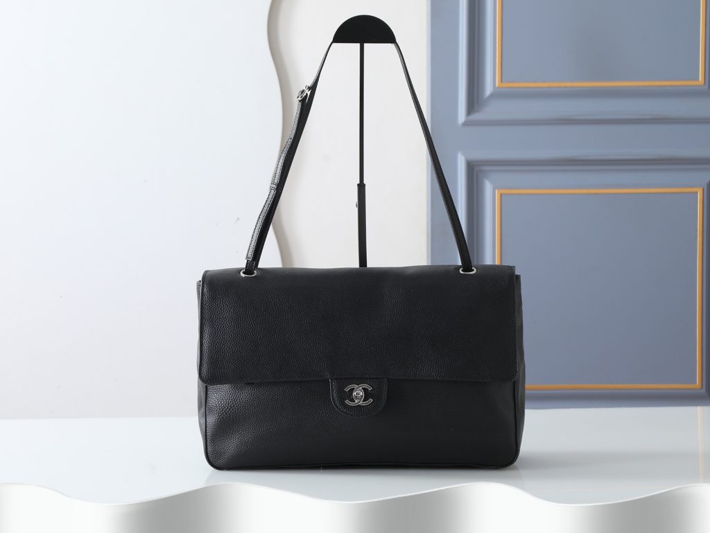 Shoulder Bag 6233 in Black