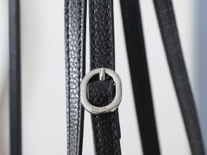 Shoulder Bag 6233 in Black