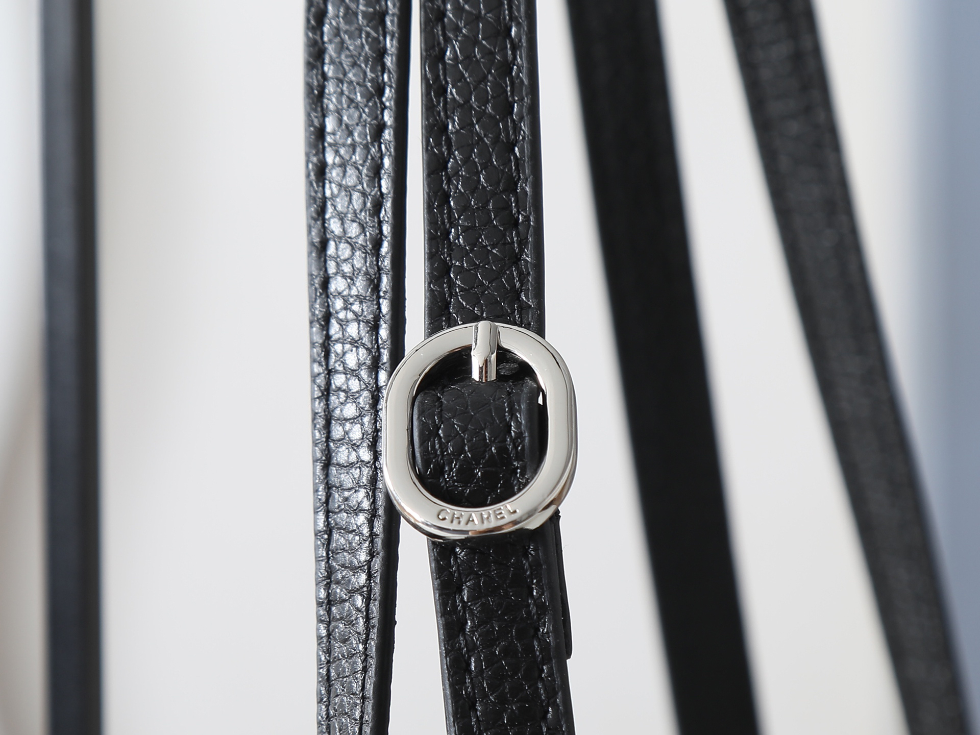 Shoulder Bag 6233 in Black