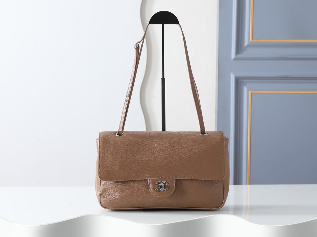 Shoulder Bag 6231 in Brown