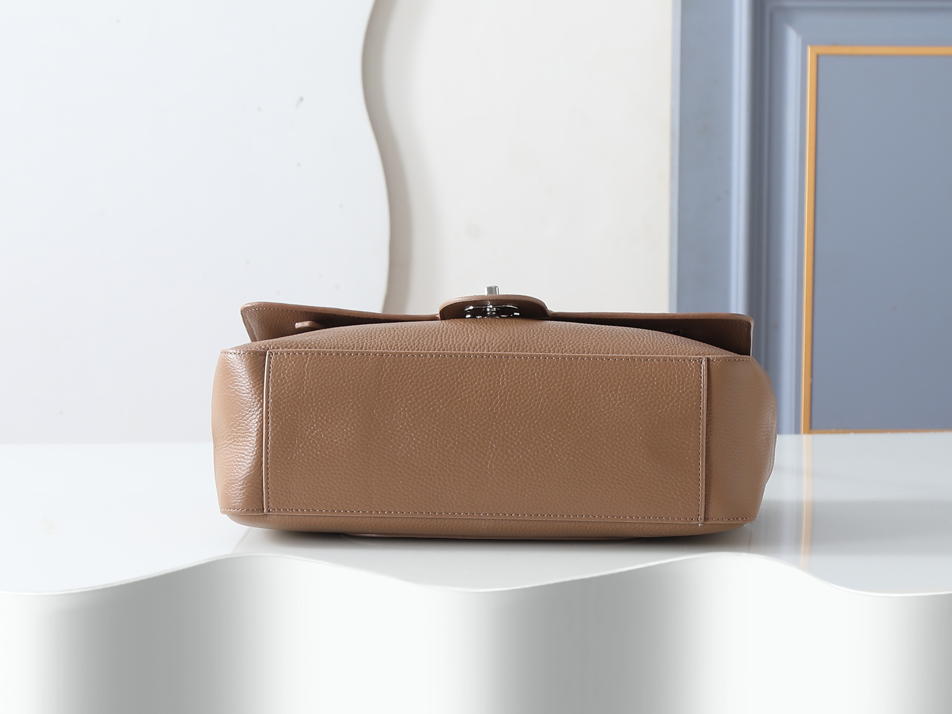 Shoulder Bag 6231 in Brown