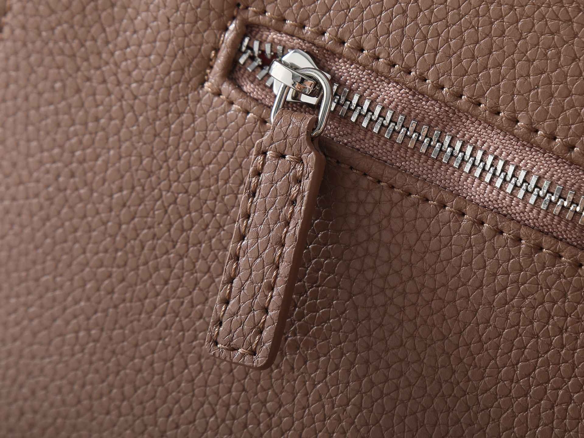 Shoulder Bag 6231 in Brown