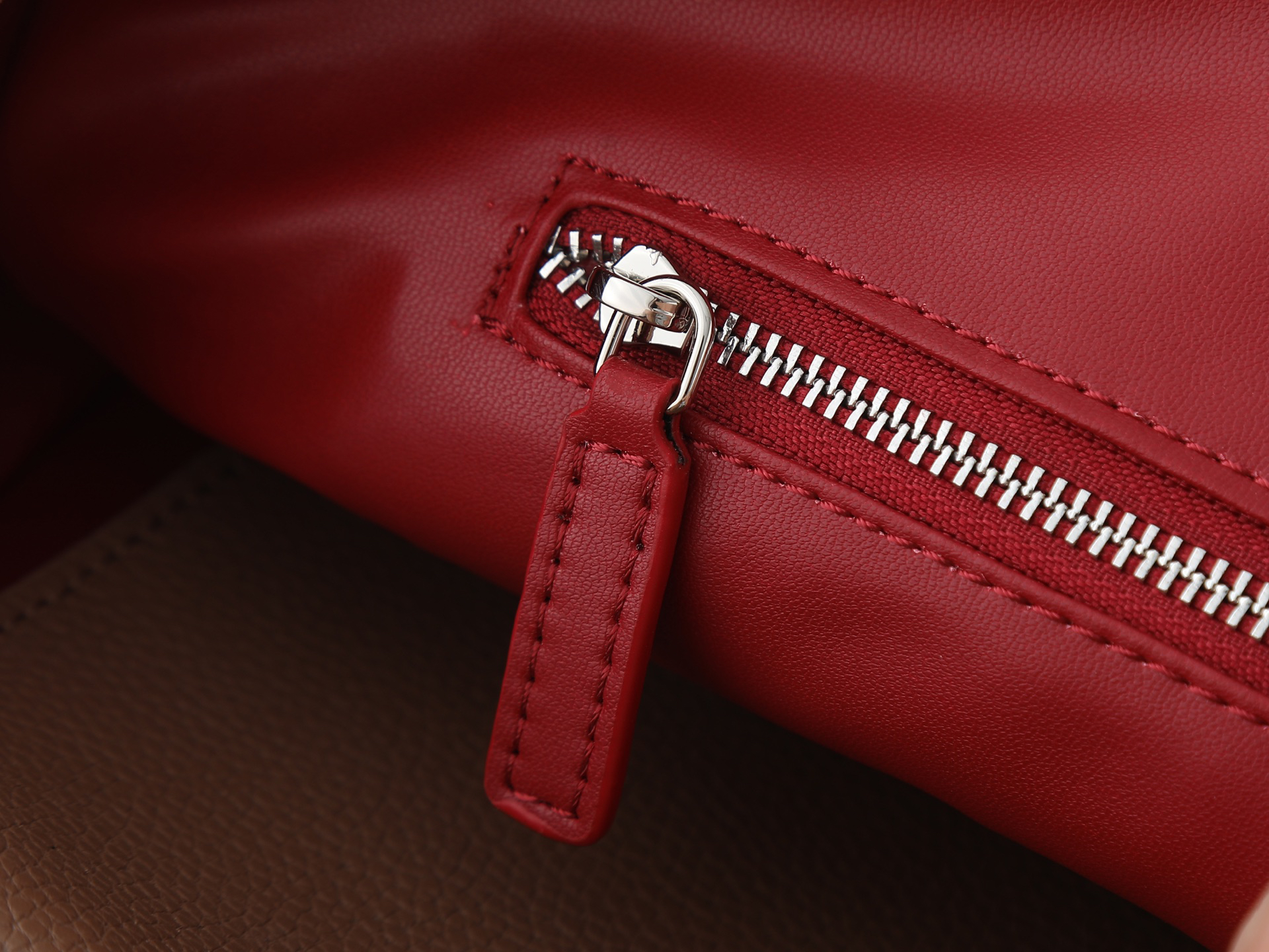 Shoulder Bag 6231 in Brown