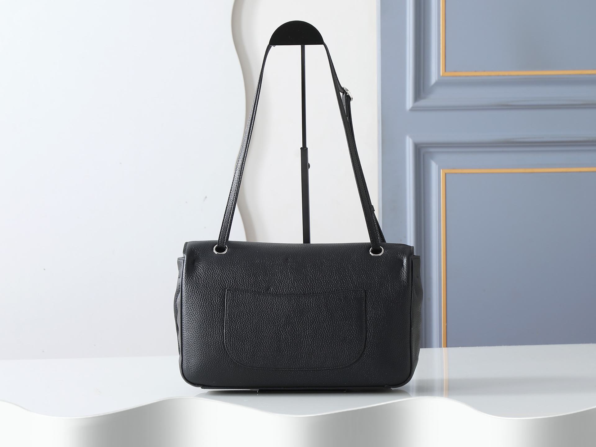 Shoulder Bag 6231 in Black