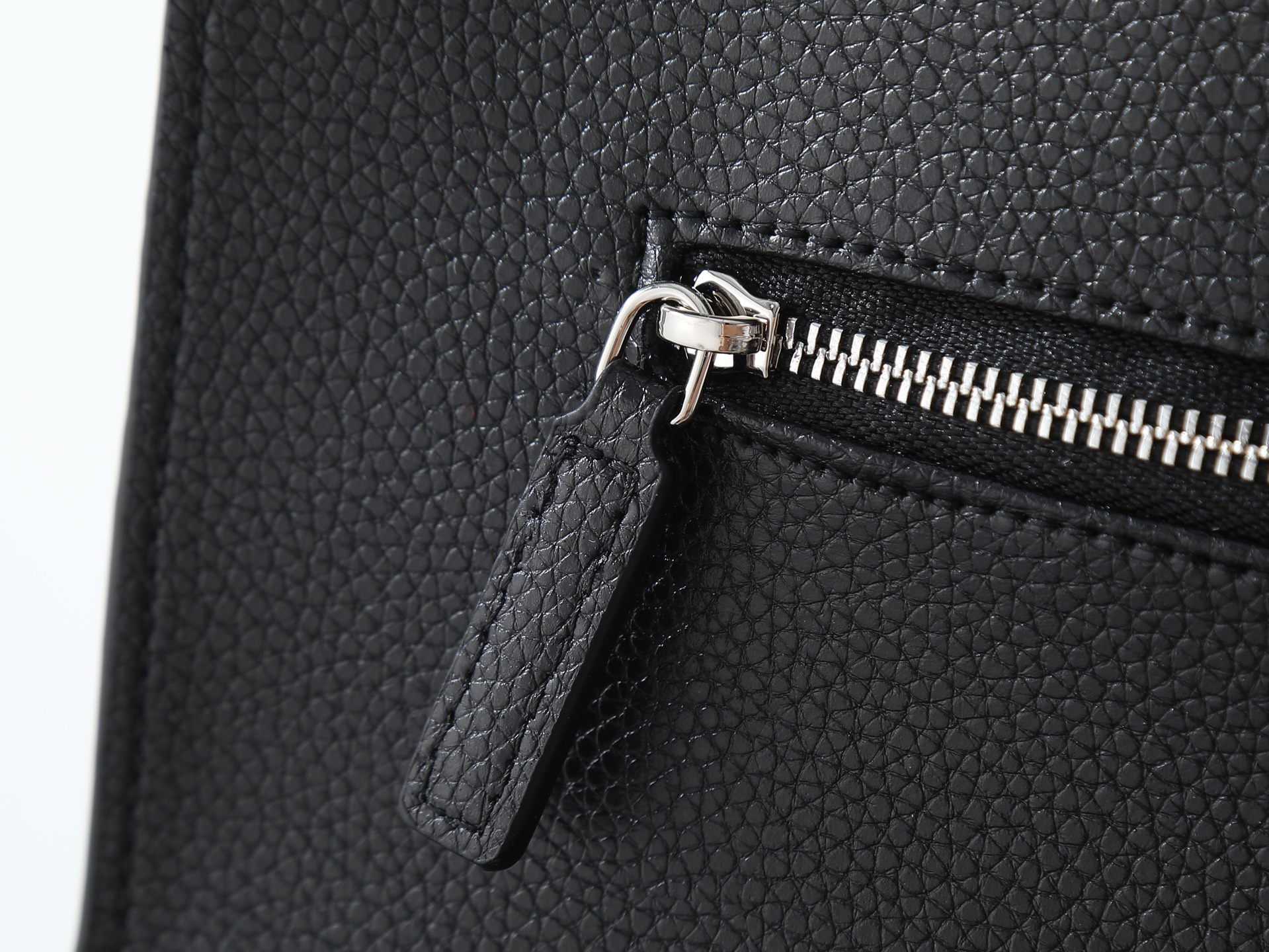 Shoulder Bag 6231 in Black