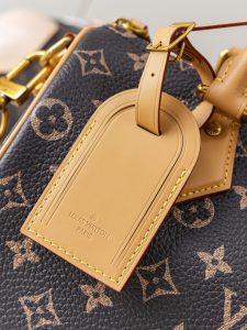 Louis Vuitton Handbag M24443