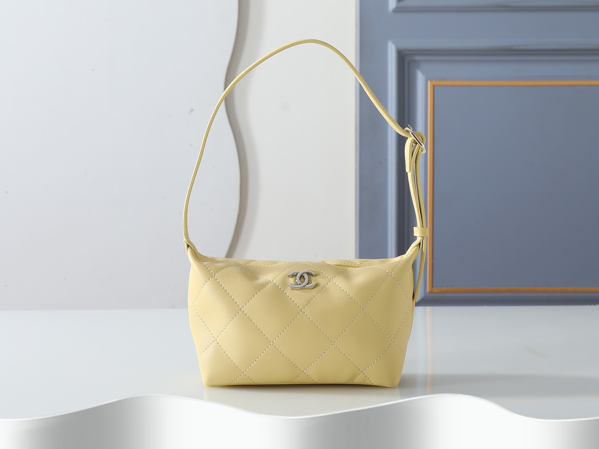 Chanel Shoulder Bag 6138