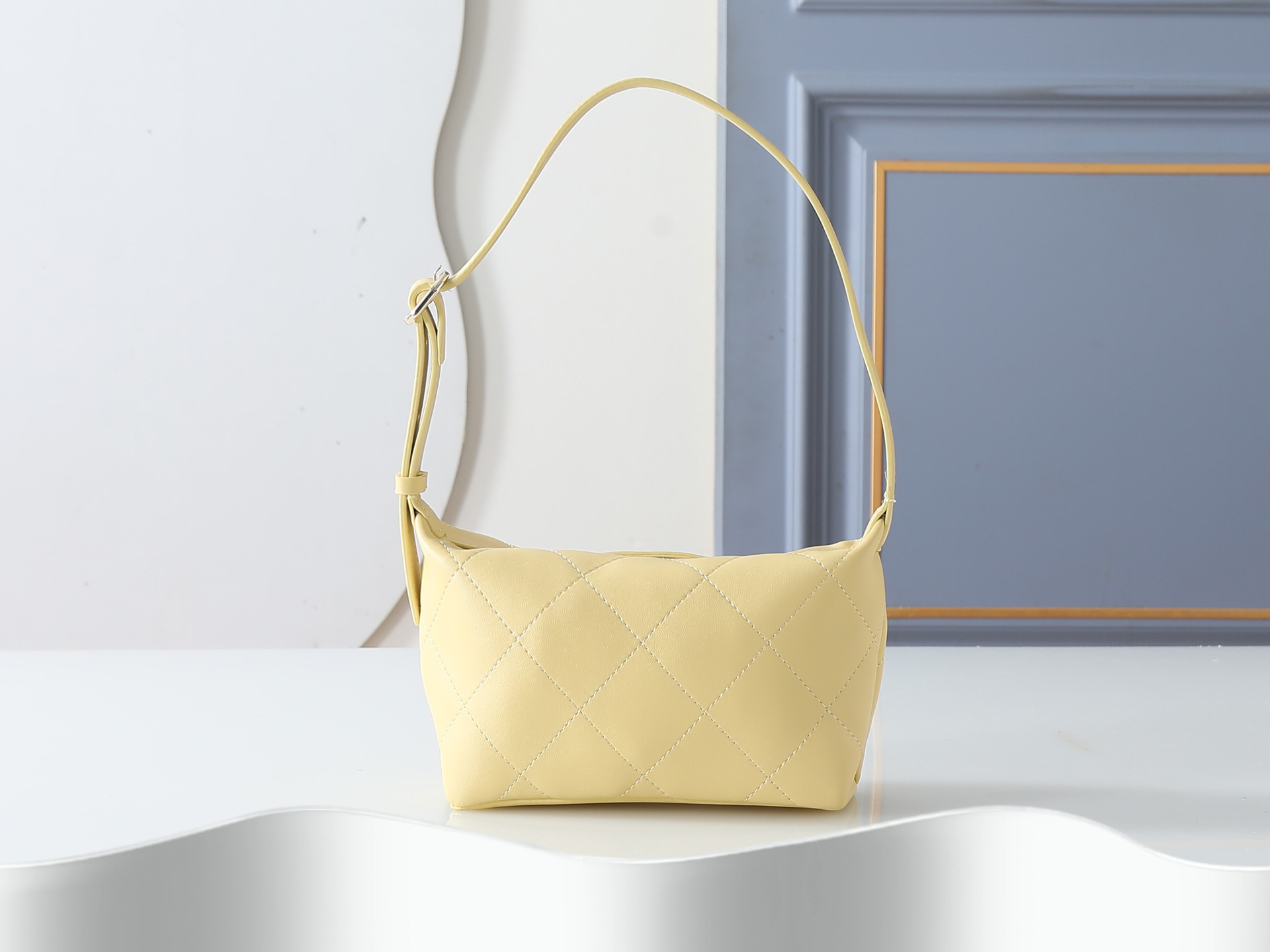 Chanel Shoulder Bag 6138