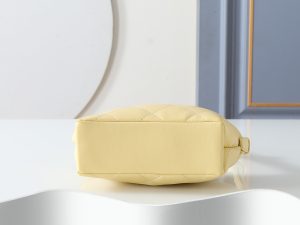 Chanel Shoulder Bag 6138