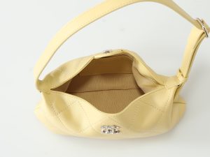 Chanel Shoulder Bag 6138