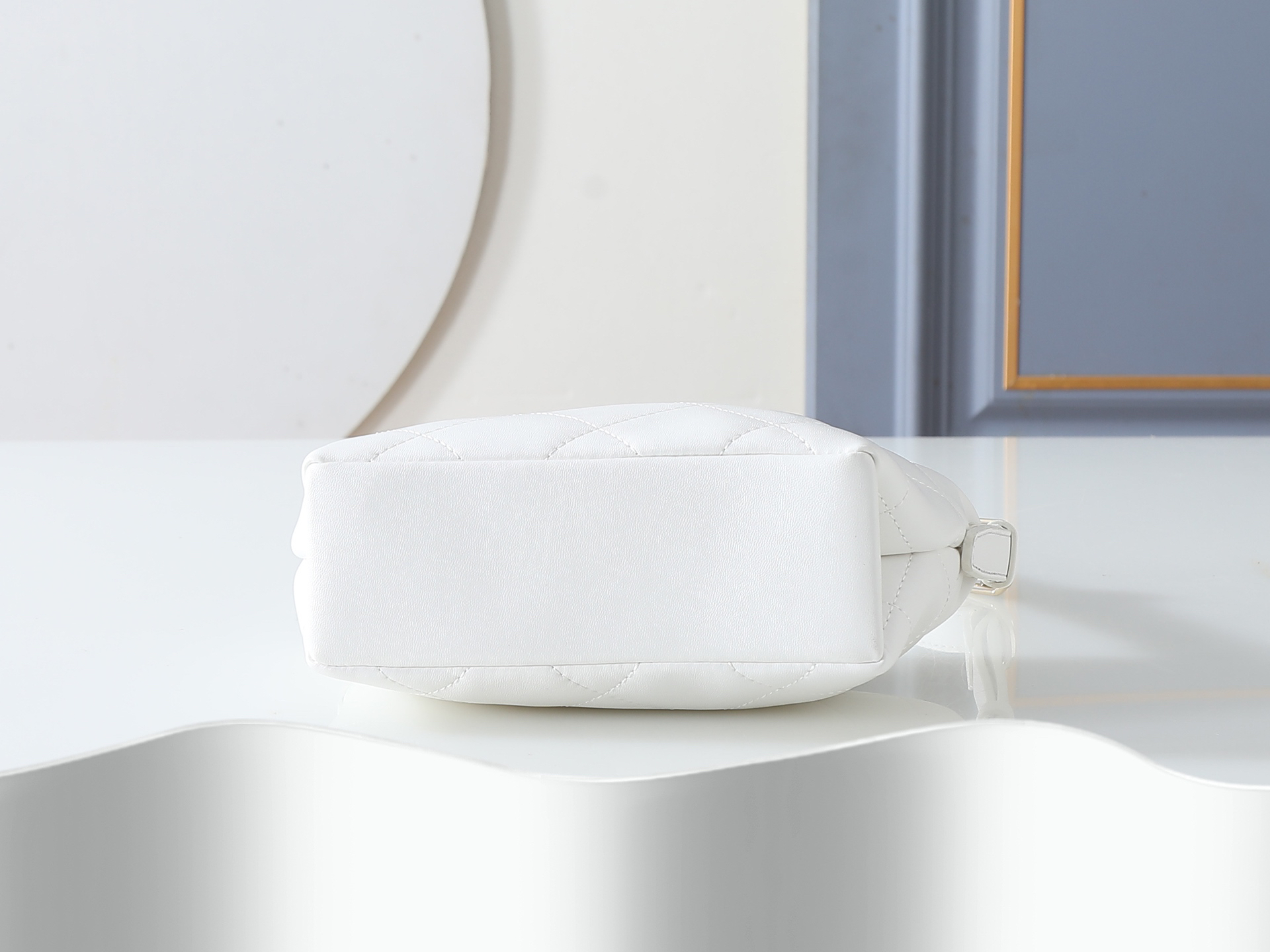 Chanel Shoulder Bag 6138 in White