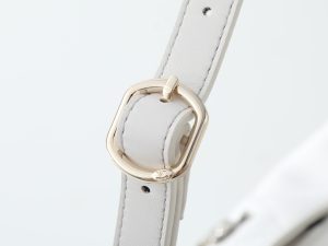 Chanel Shoulder Bag 6138 in White