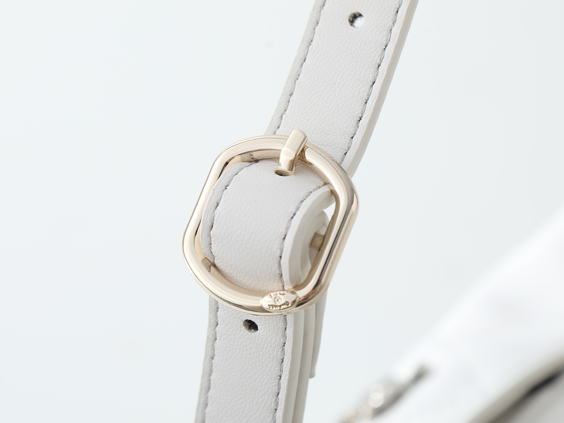 Chanel Shoulder Bag 6138 in White