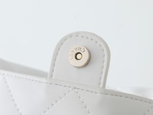 Chanel Shoulder Bag 6138 in White