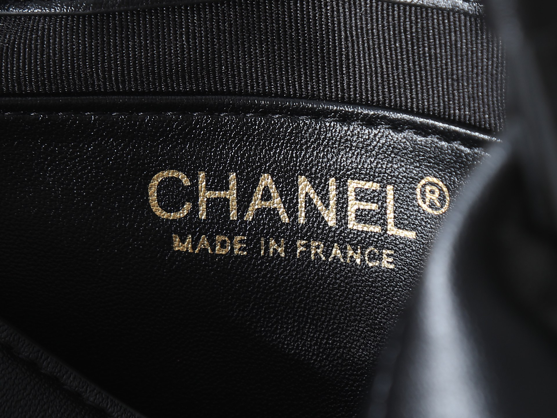 Chanel Shoulder Bag 6138 in Black