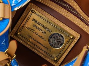 Louis Vuitton Handbag M24424