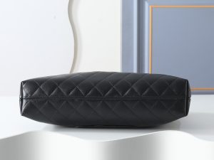 Chanel Shoulder Bag 6241 in Black