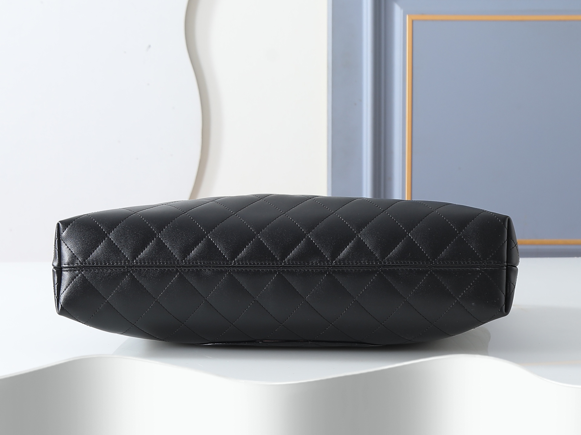 Chanel Shoulder Bag 6241 in Black