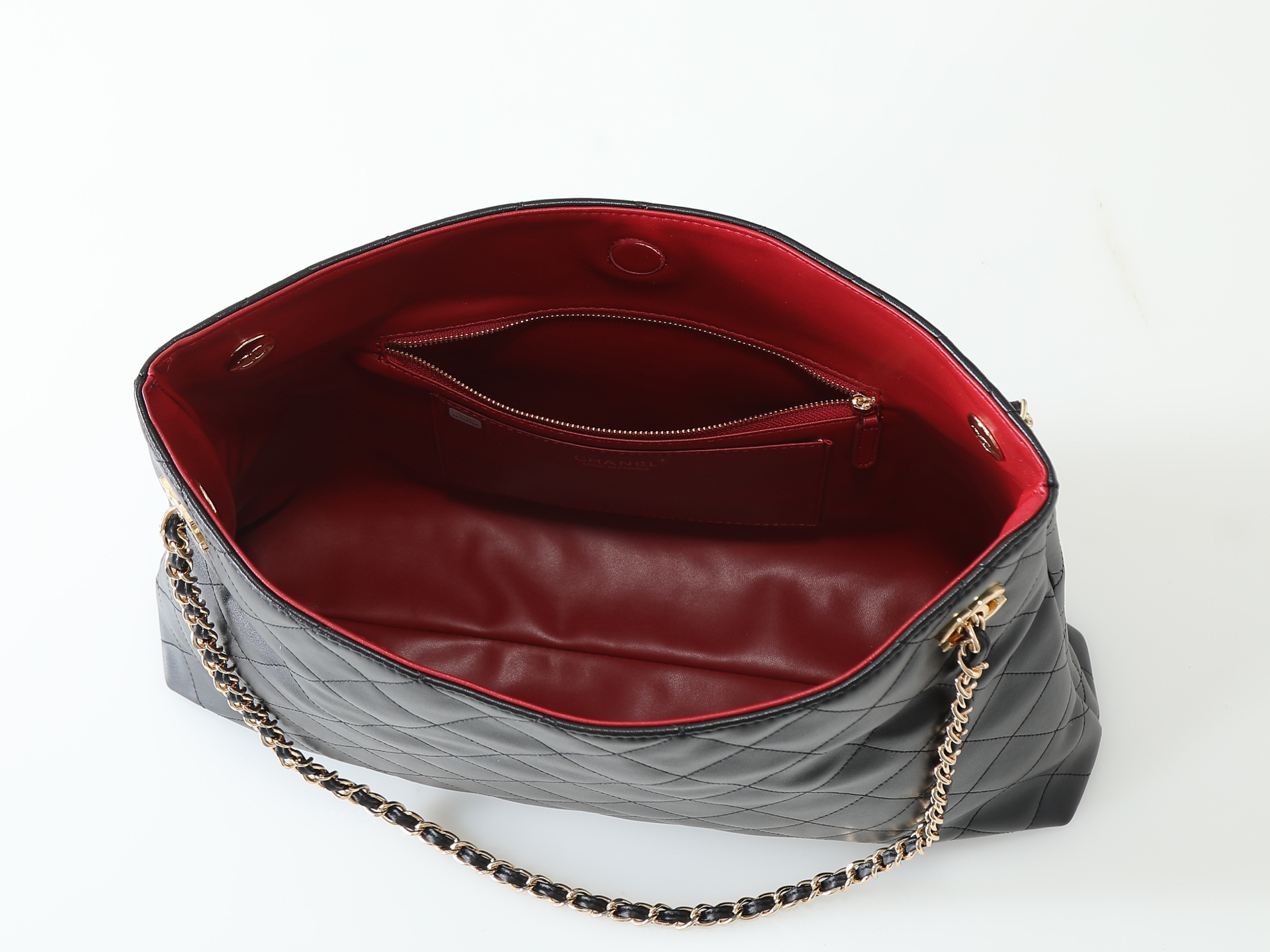 Chanel Shoulder Bag 6241 in Black