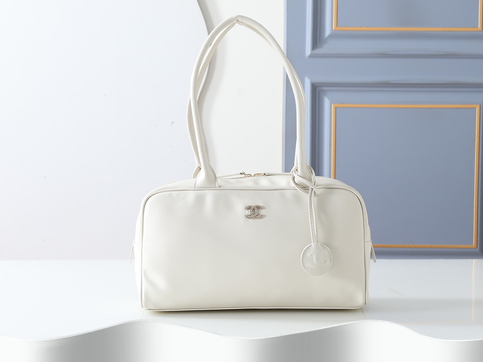 Shoulder Bag 6211 in White