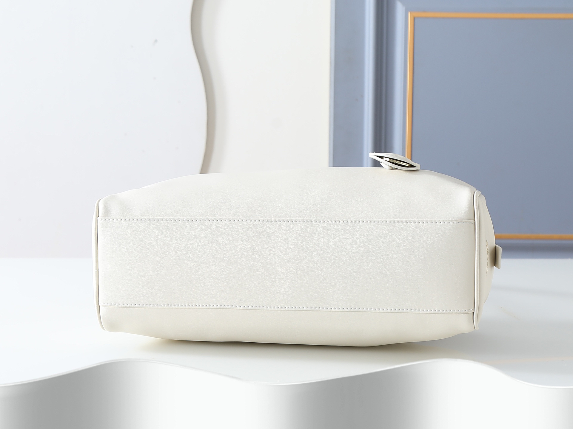 Shoulder Bag 6211 in White