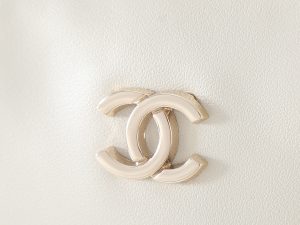 Shoulder Bag 6211 in White