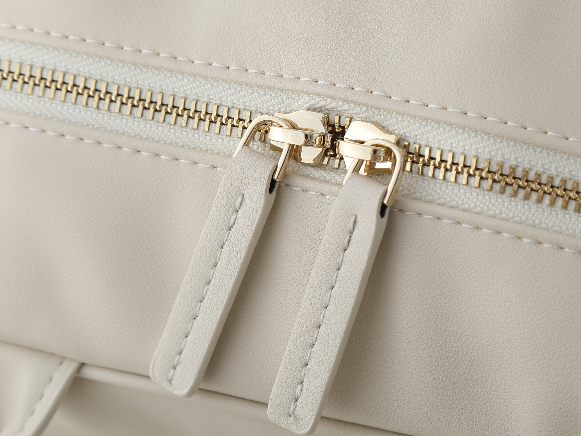 Shoulder Bag 6211 in White