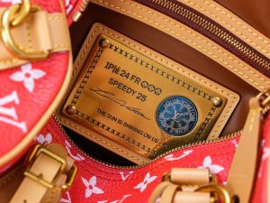 Louis Vuitton Handbag M24425