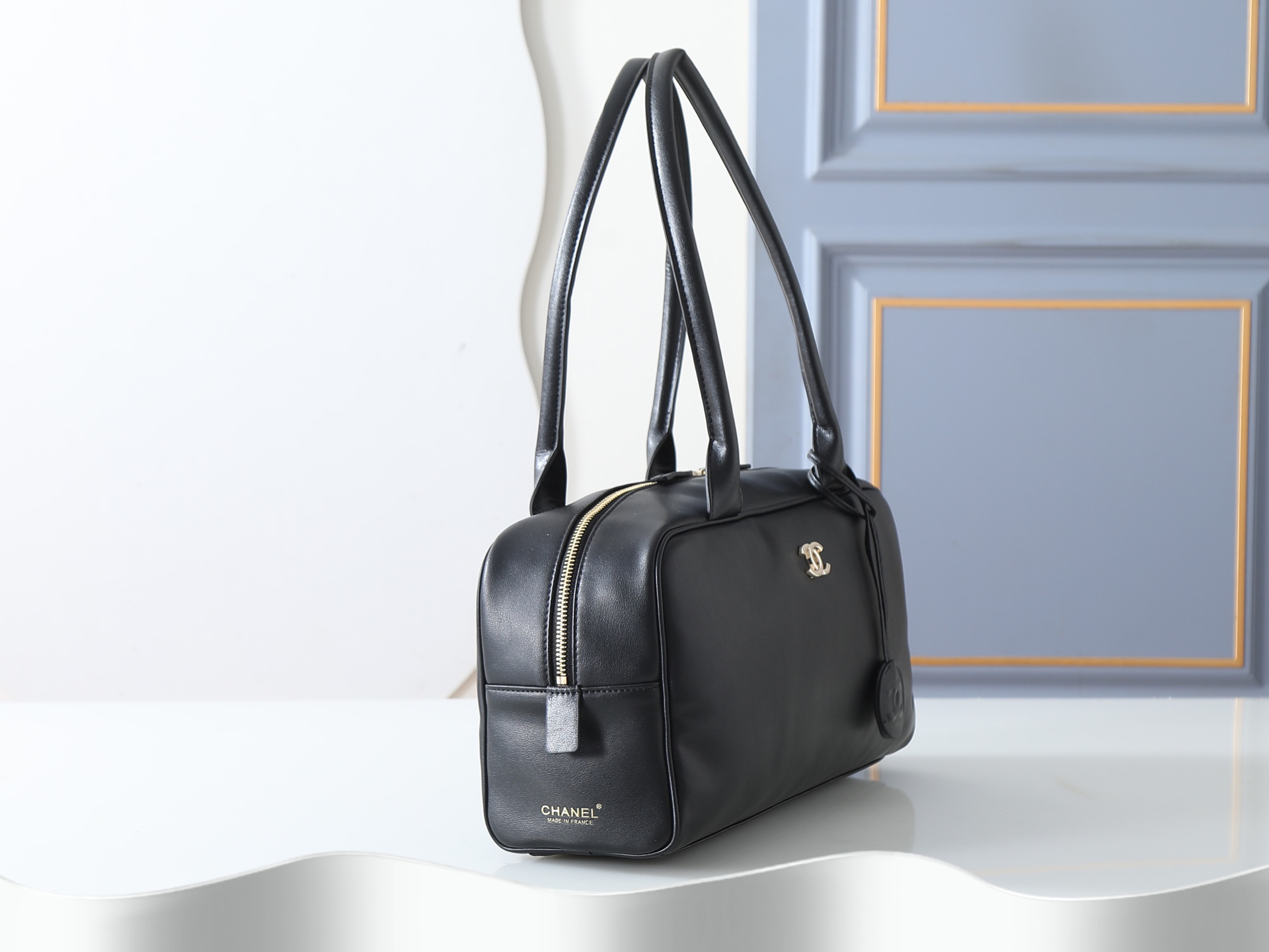 Shoulder Bag 6211 in Black