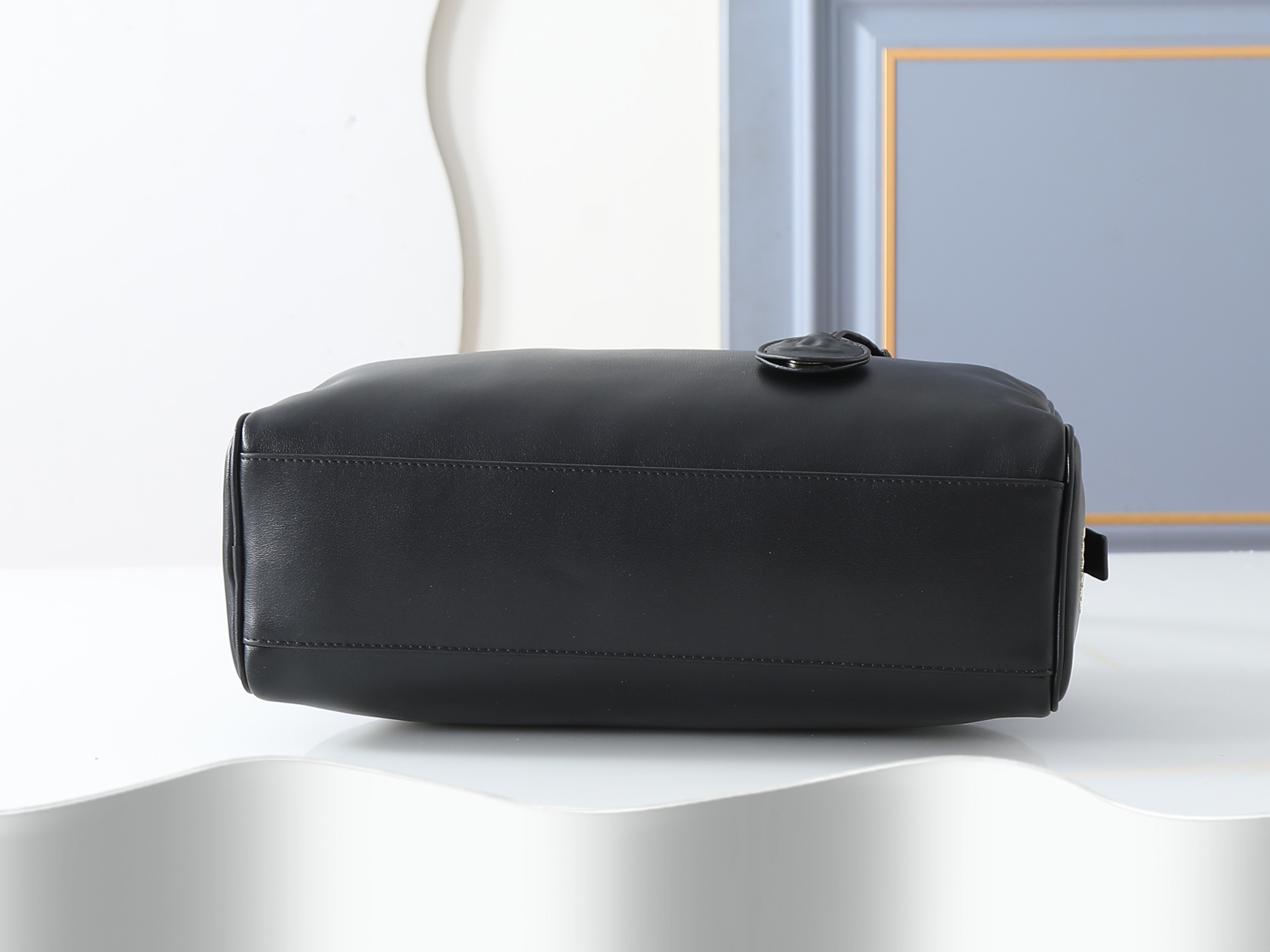 Shoulder Bag 6211 in Black
