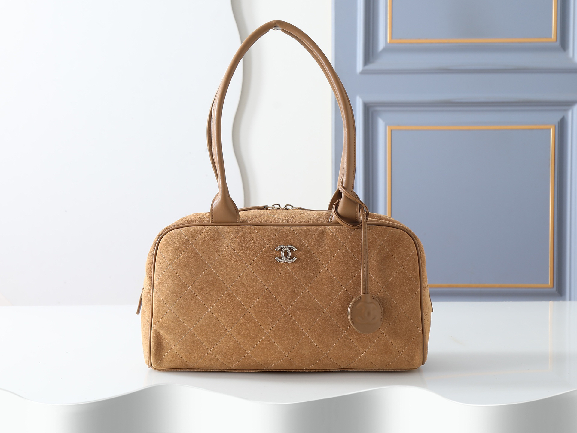 Shoulder Bag 6211 in Brown
