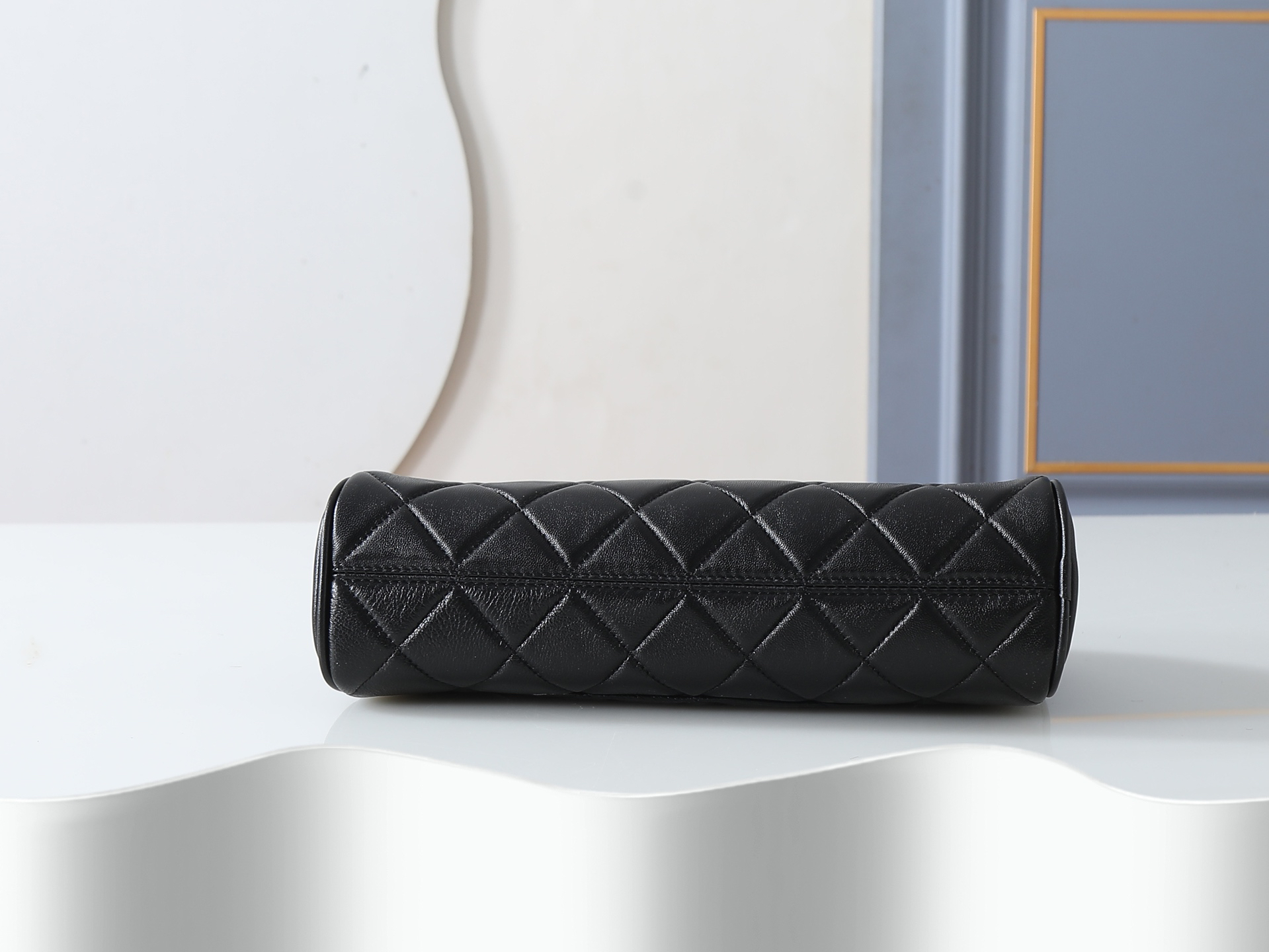 Chanel Handbag 4912 in Black