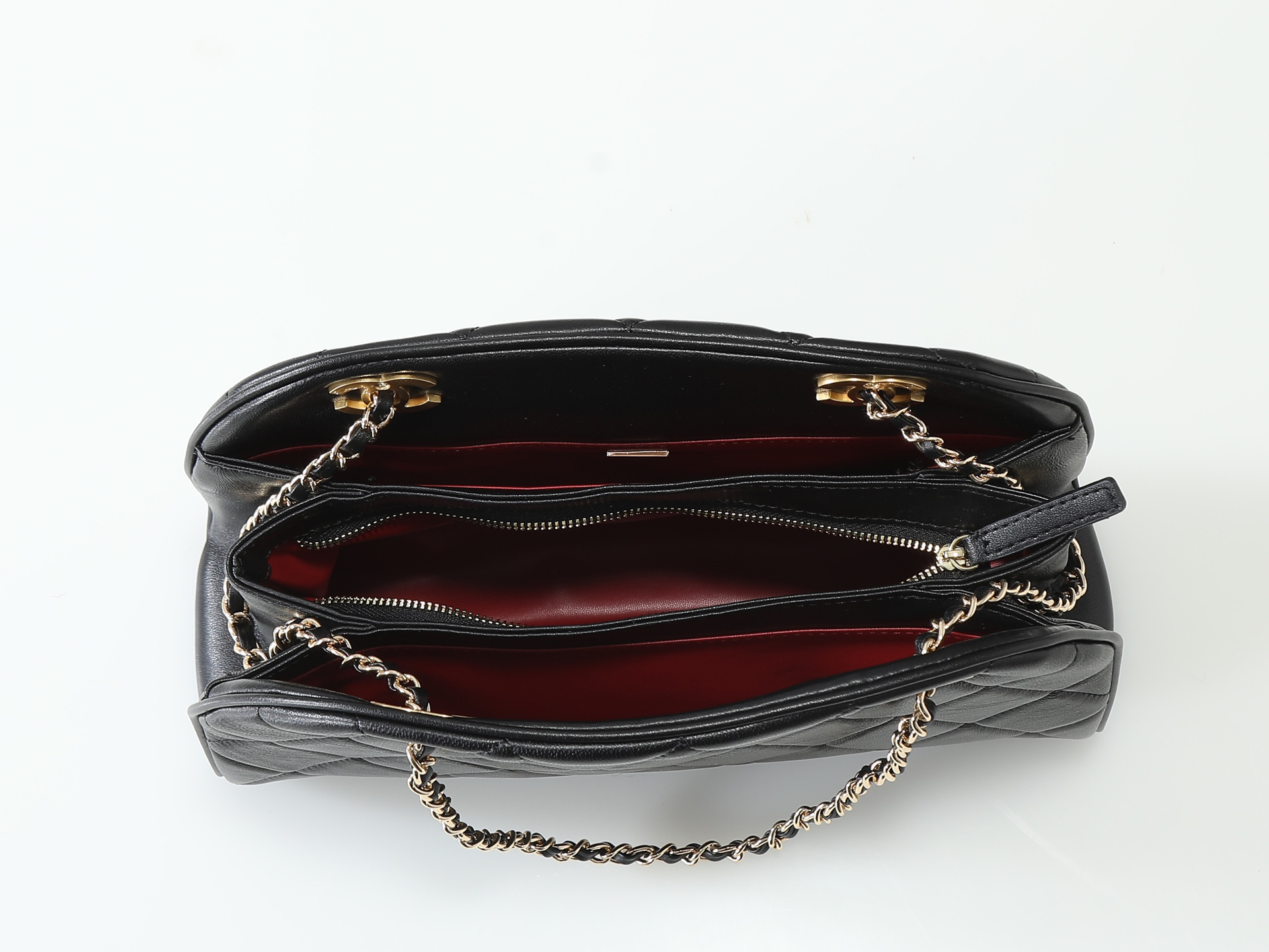 Chanel Handbag 4912 in Black