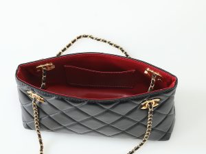 Chanel Shoulder Bag 4940 in Black