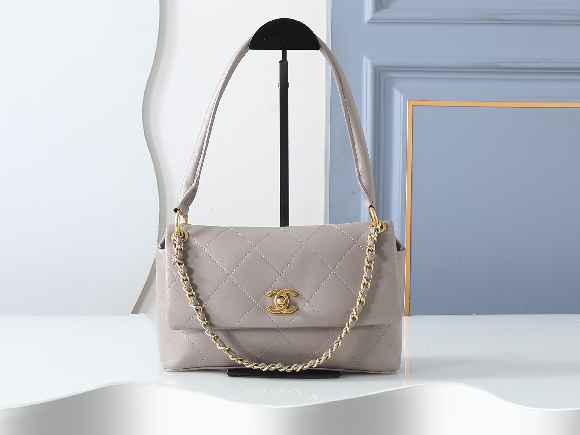 Chanel Shoulder Bag 6112 in Grey