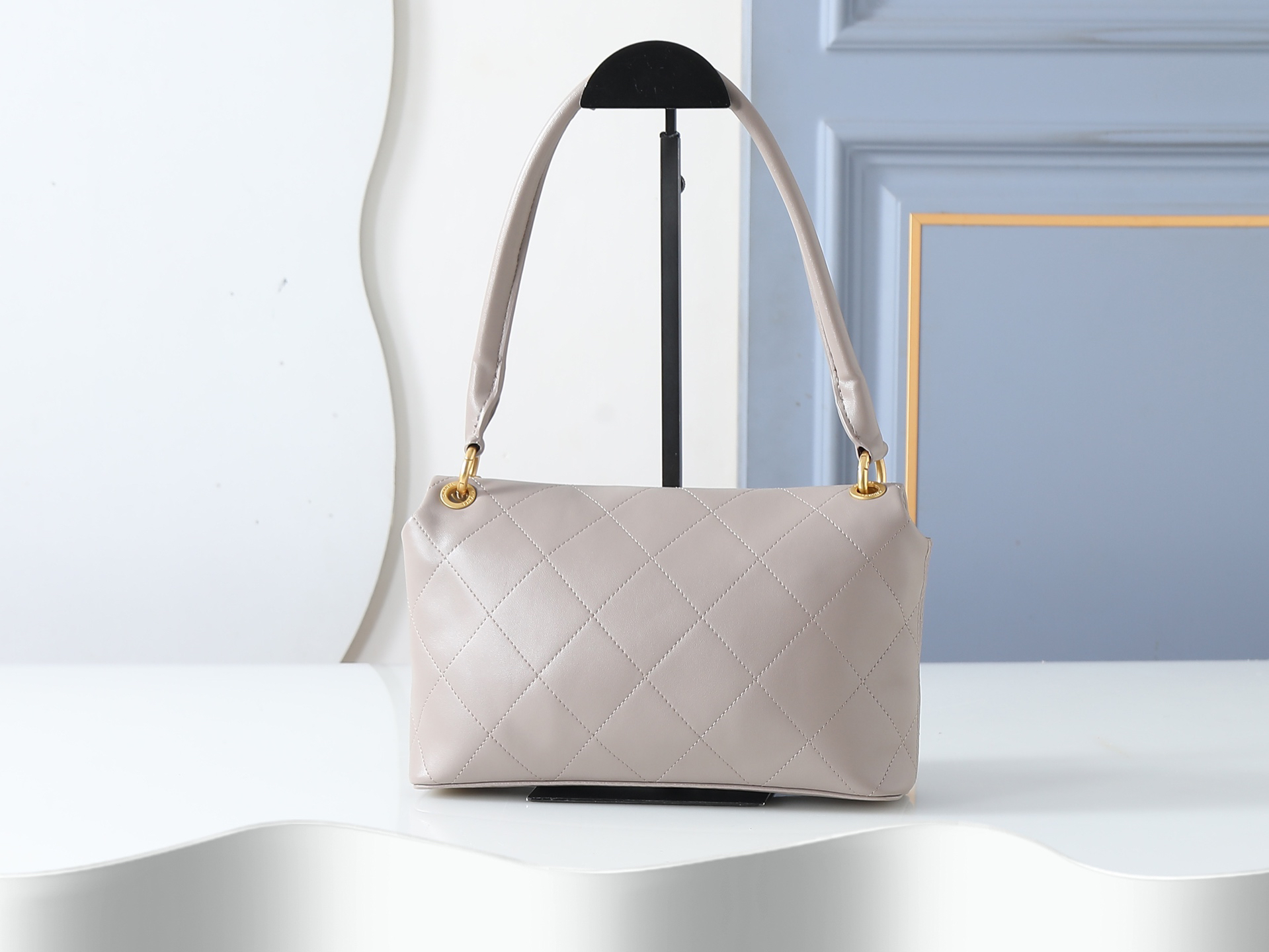 Chanel Shoulder Bag 6112 in Grey