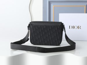Shoulder Bag in Black
