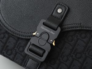 Shoulder Bag in Black