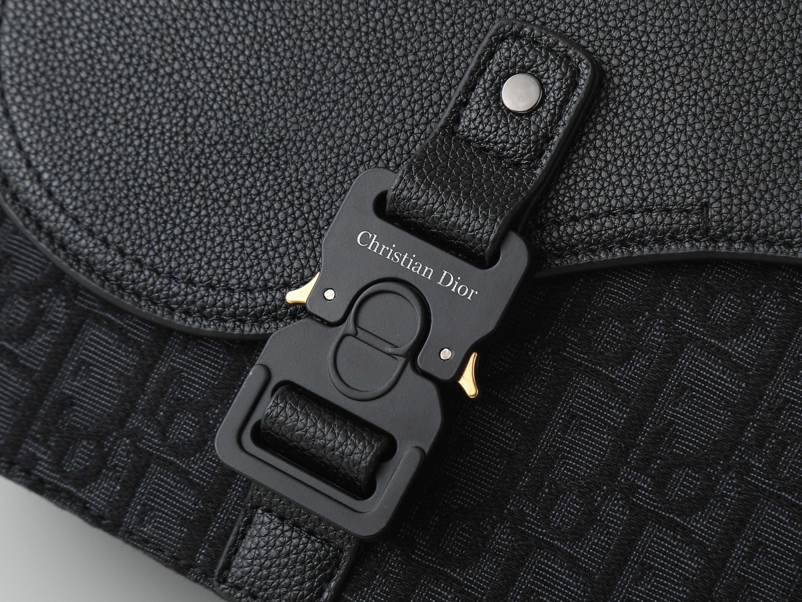 Shoulder Bag in Black