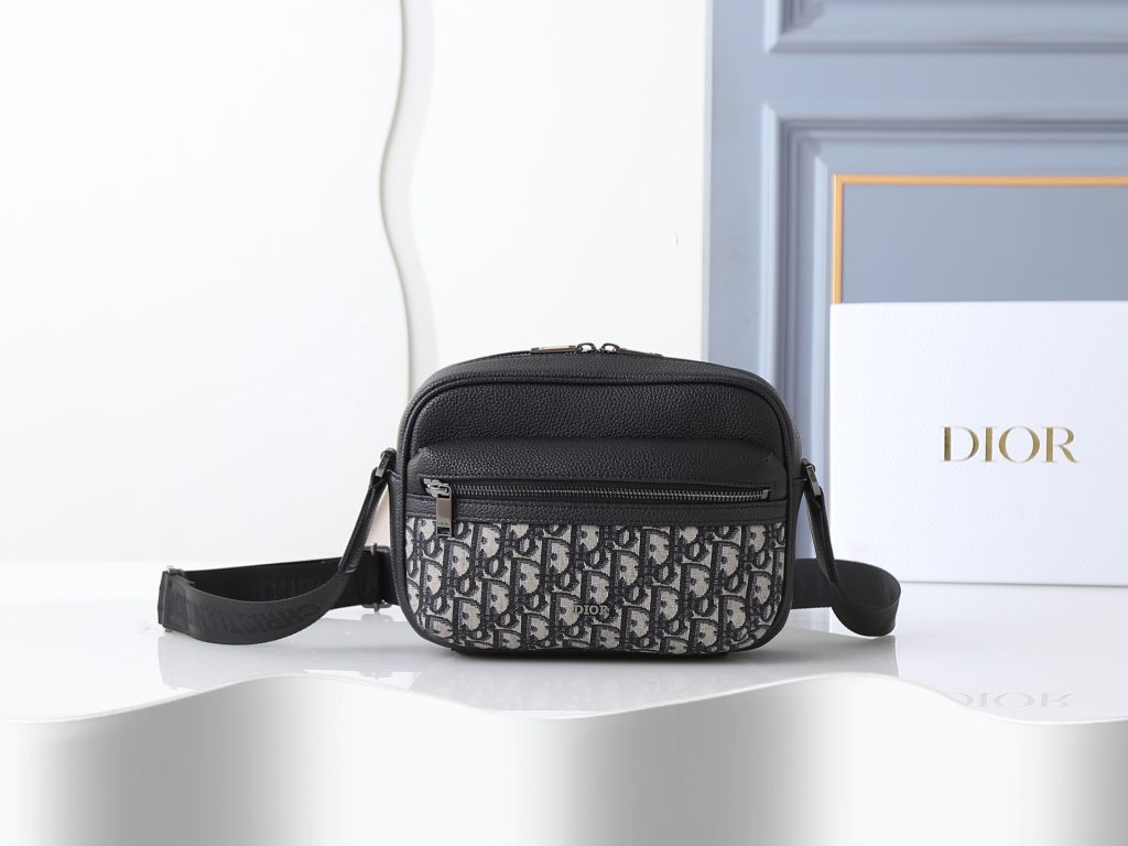 Dior Shoulder Bag 0340 in Black