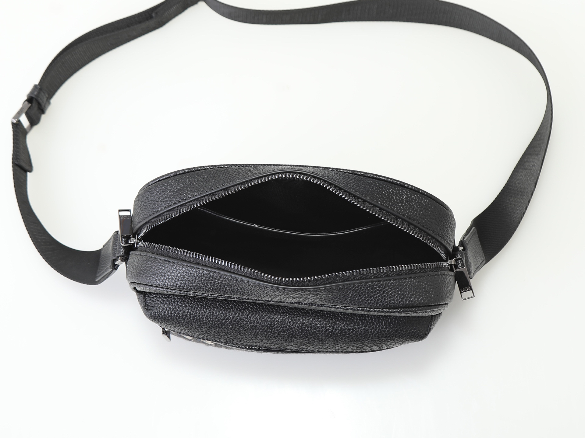 Dior Shoulder Bag 0340 in Black