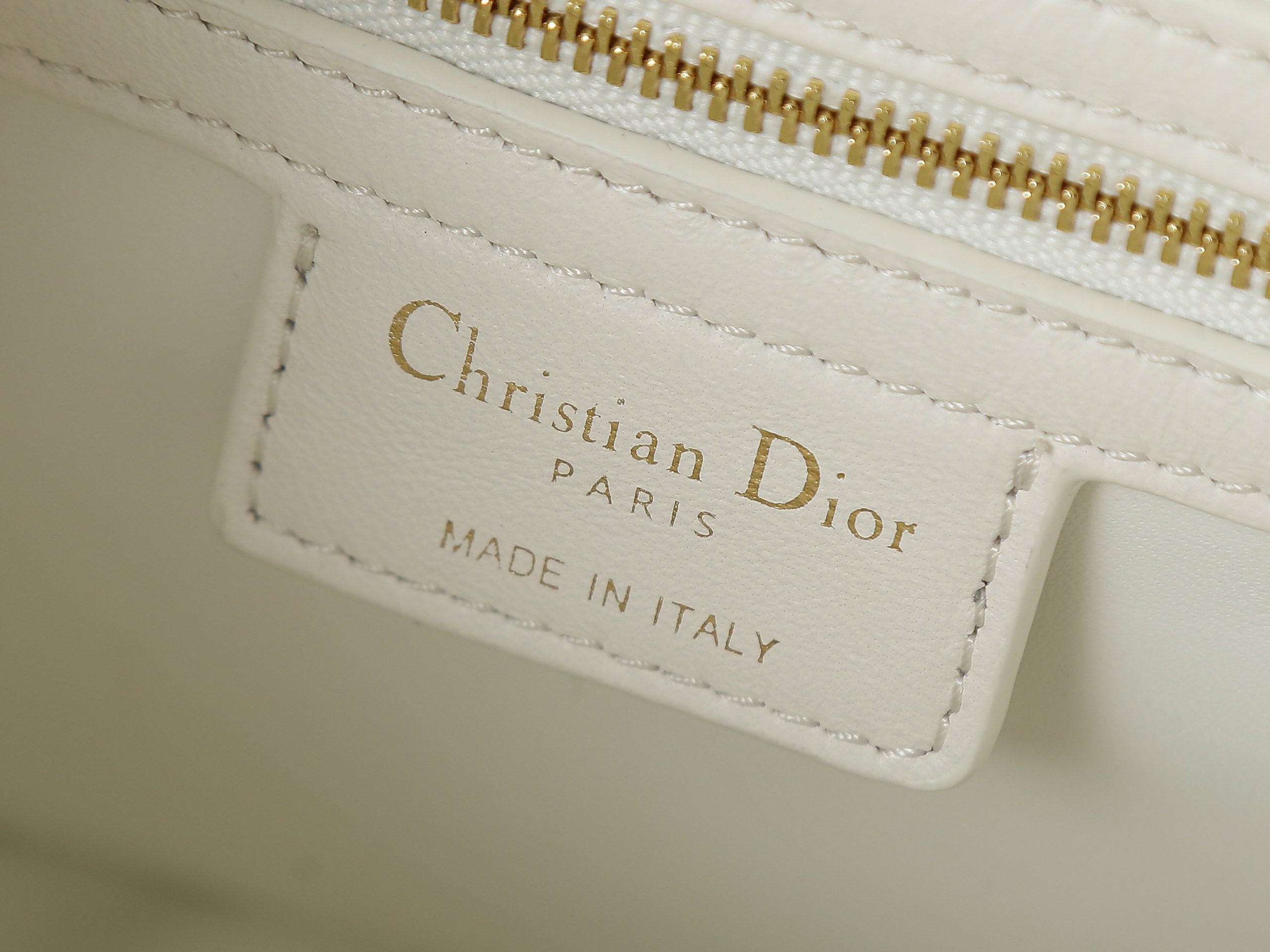 Handbag 2851 in White