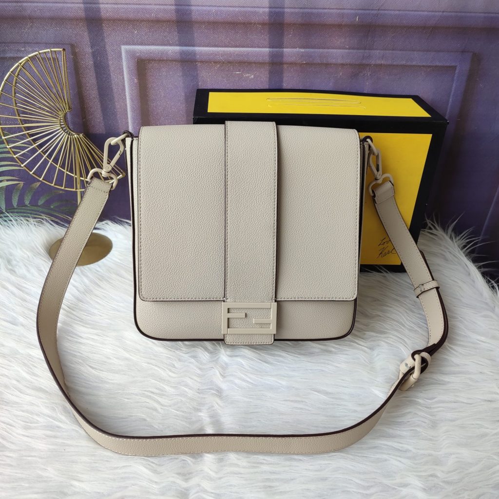 Fendi Shoulder Bag 7VA537