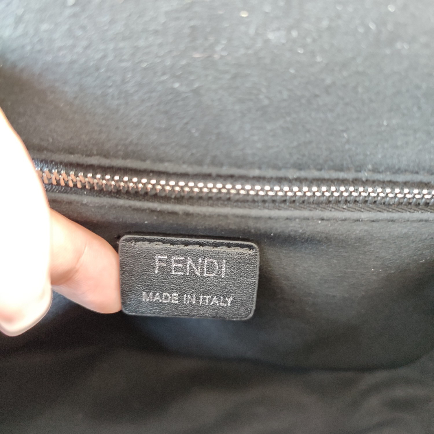 Fendi Shoulder Bag 7VA537