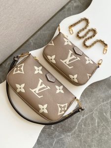 Louis Vuitton Handbag M22670 in Black