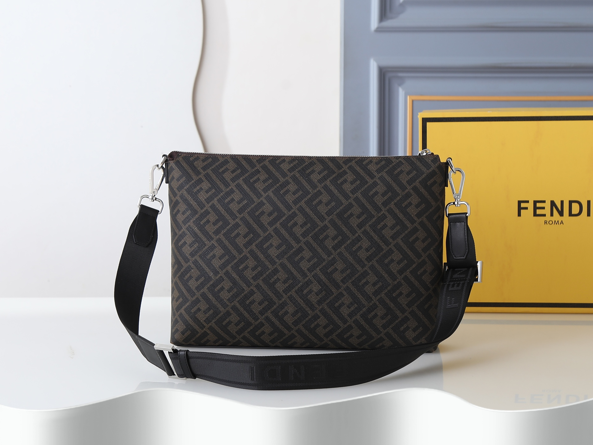 Handbag F7VA470 in Brown