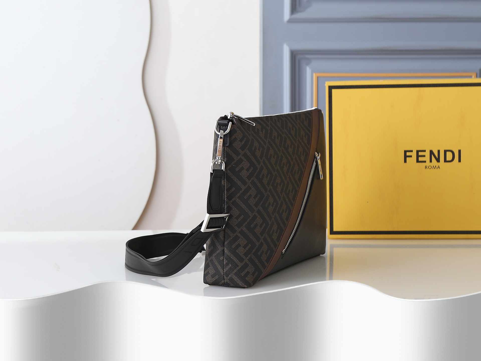 Handbag F7VA470 in Brown